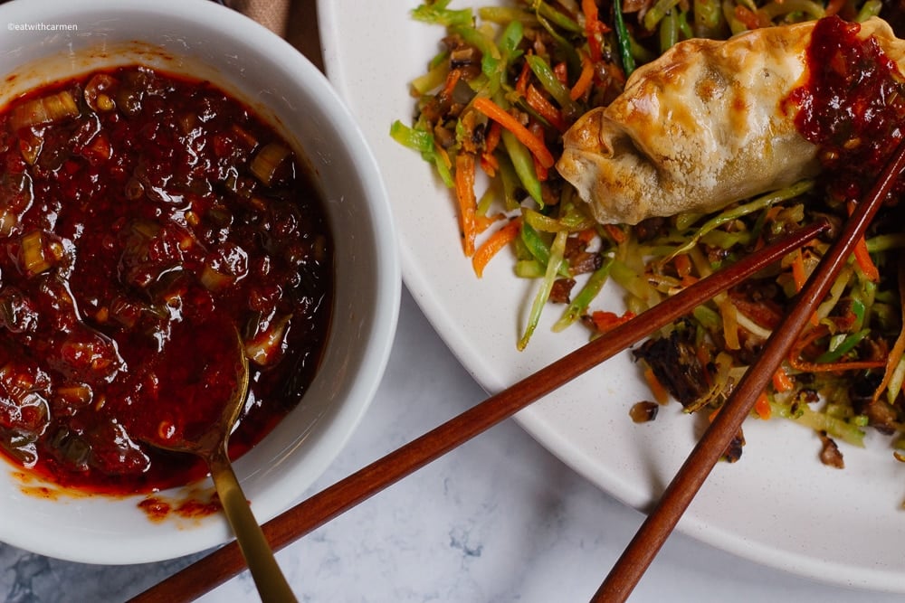 garlic chili oil sauce frozen dumplings with dippings sauce