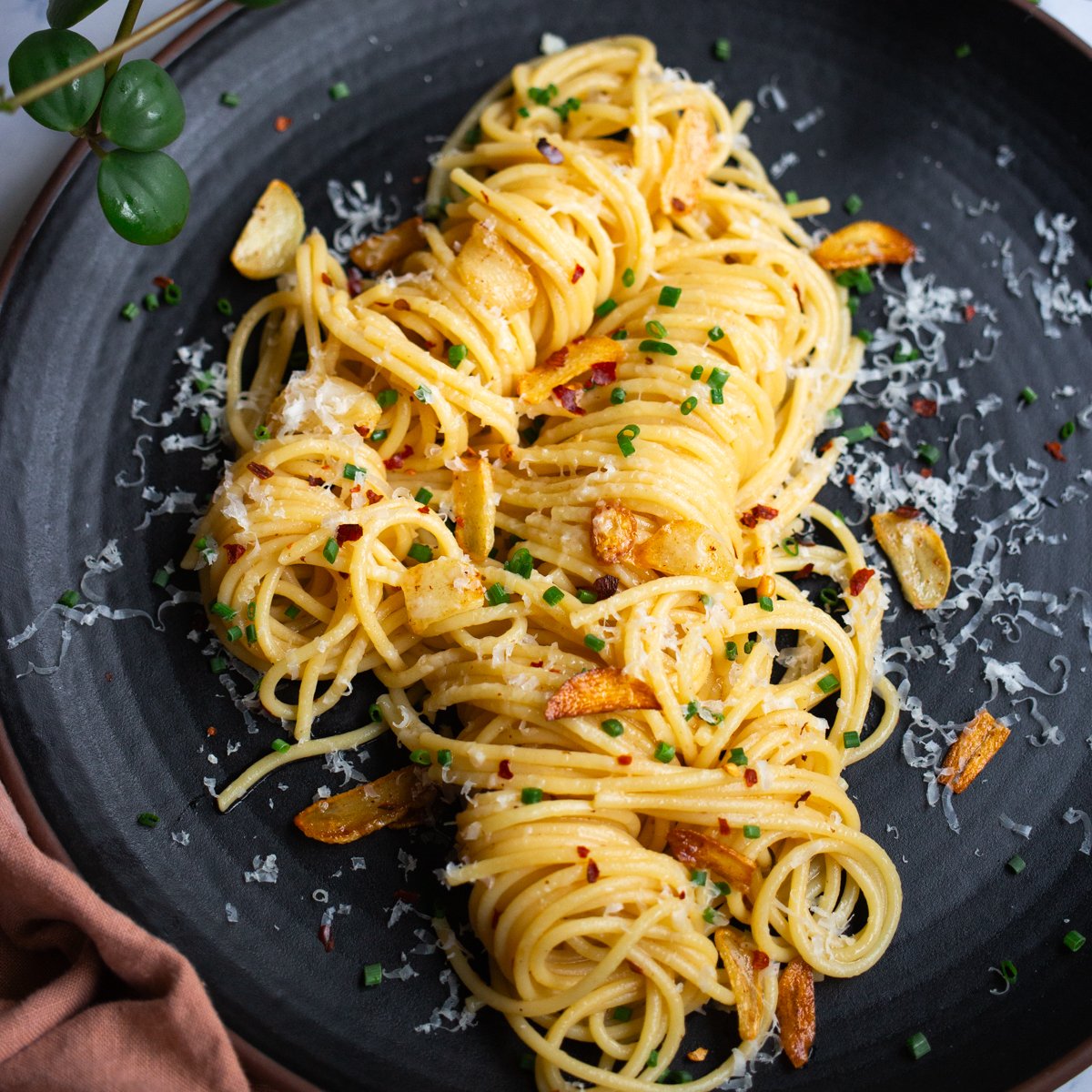 easy garlic noodles