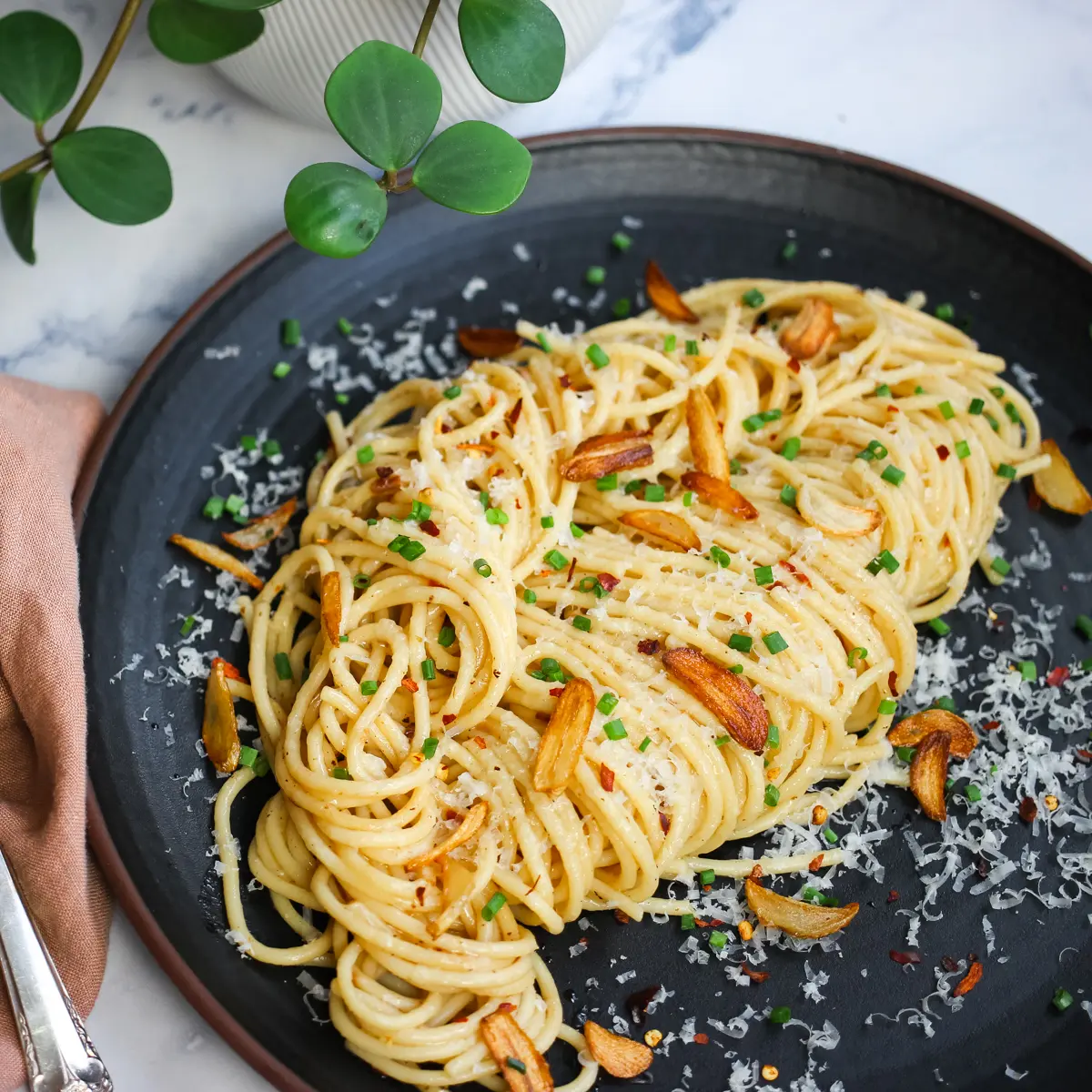 noodles with garlic
