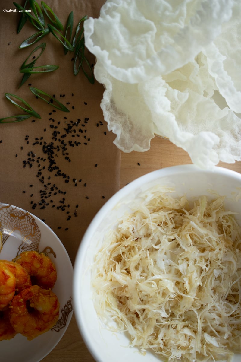 rice paper chips with cabbage slaw