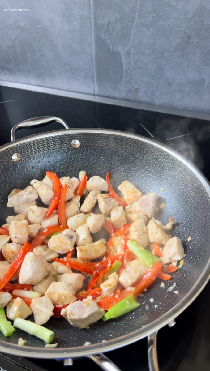 add red bell peppers cashew chicken