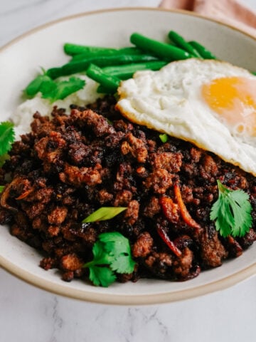 spicy beef rice bowl