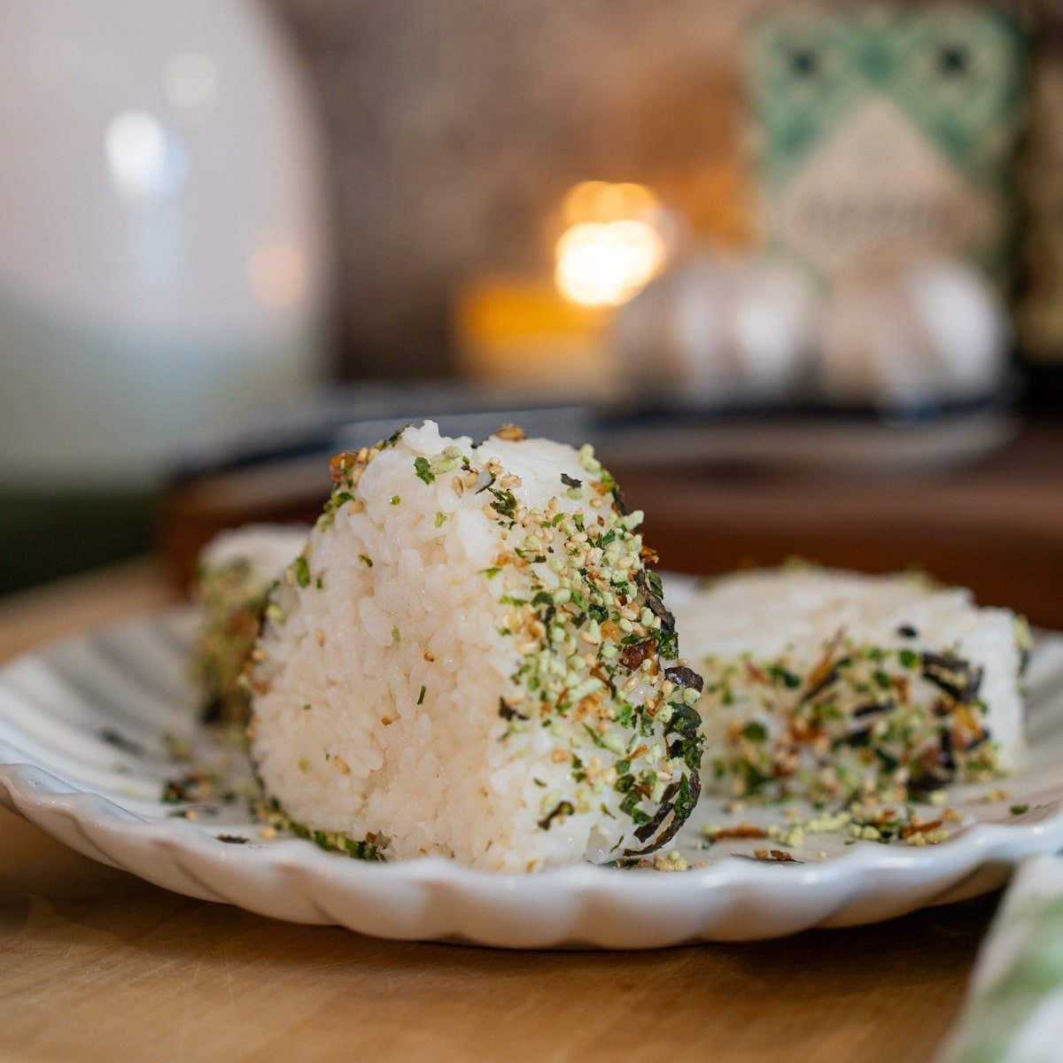 Salmon flakes onigiri