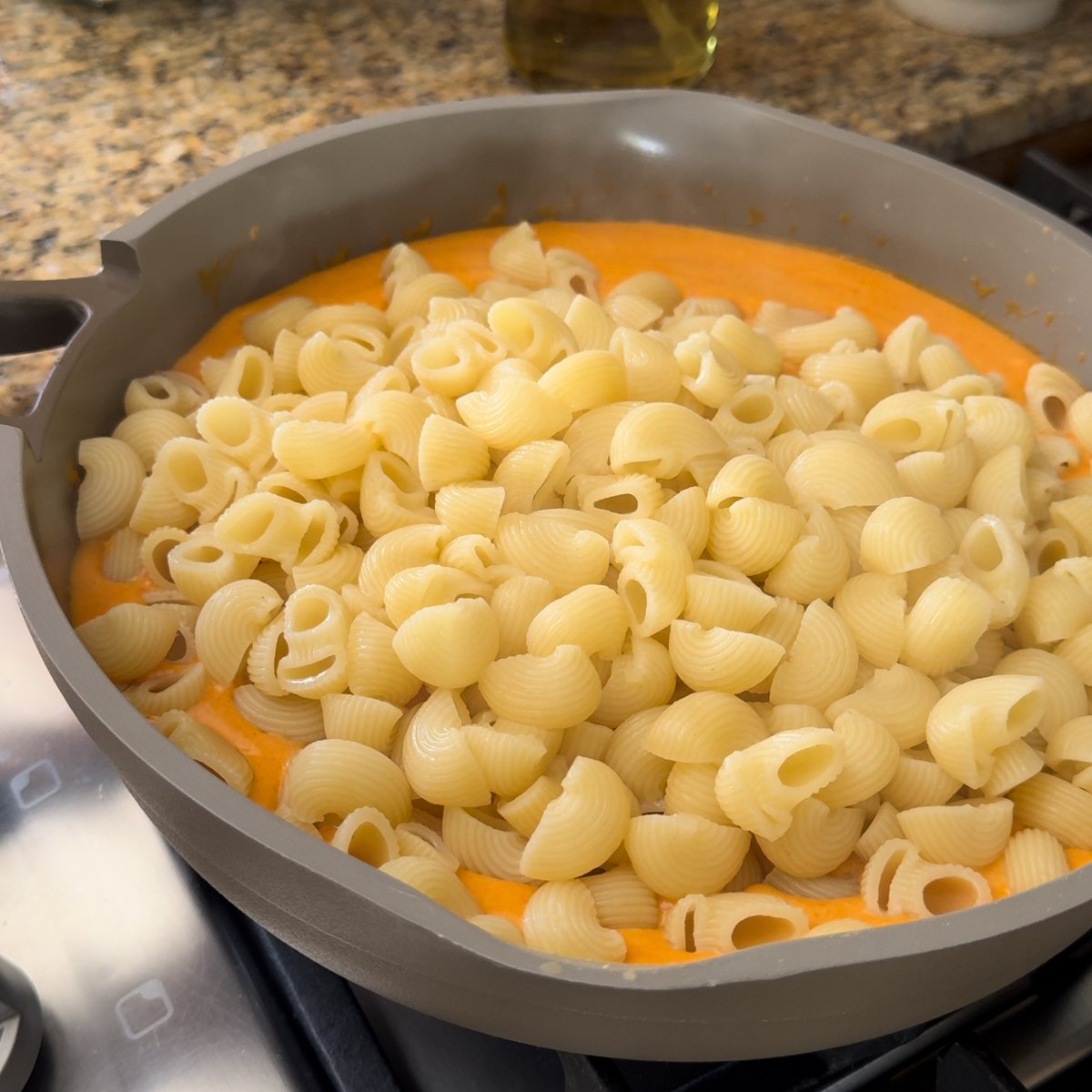 add pasta gochujang mac and cheese