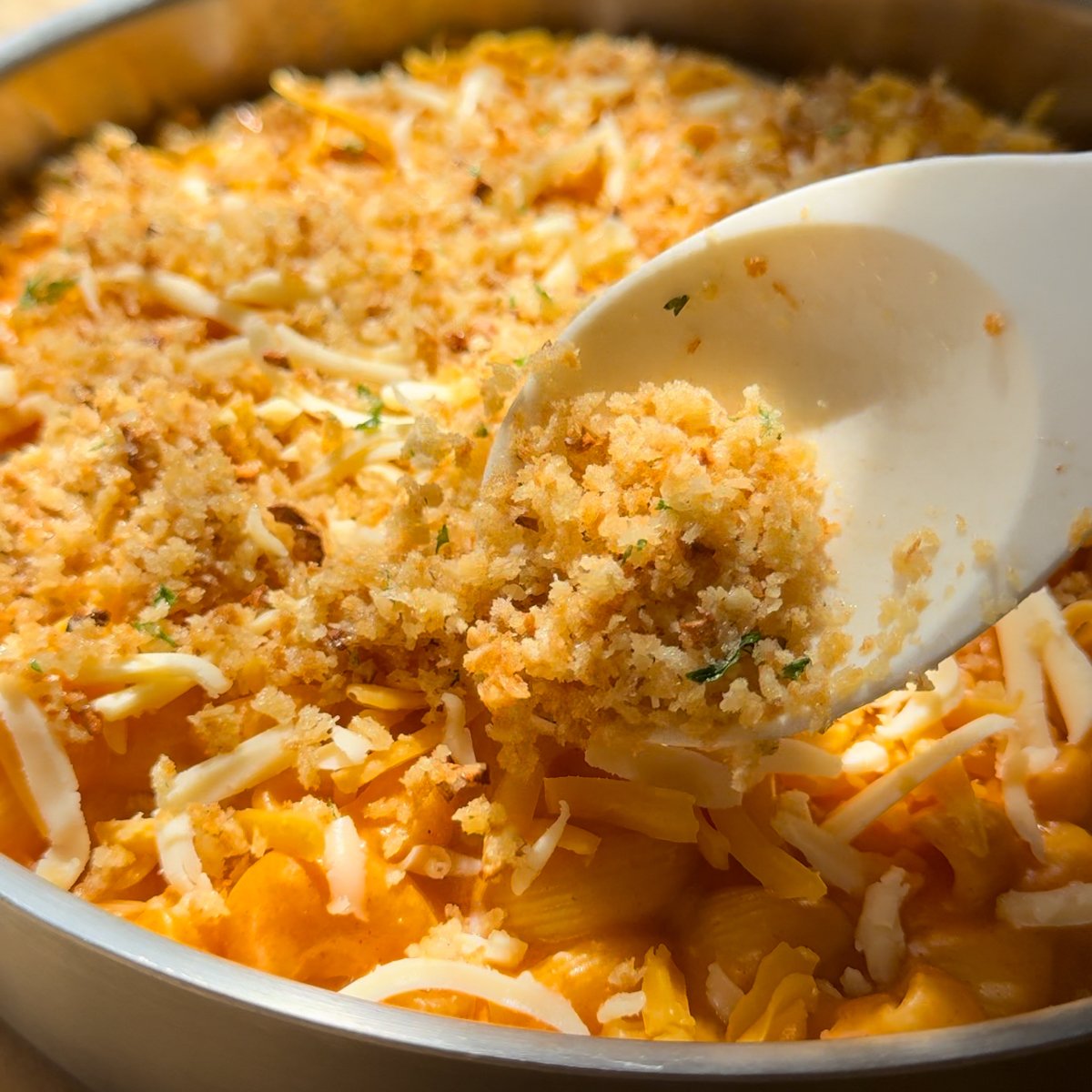 bake gochujang mac and cheese