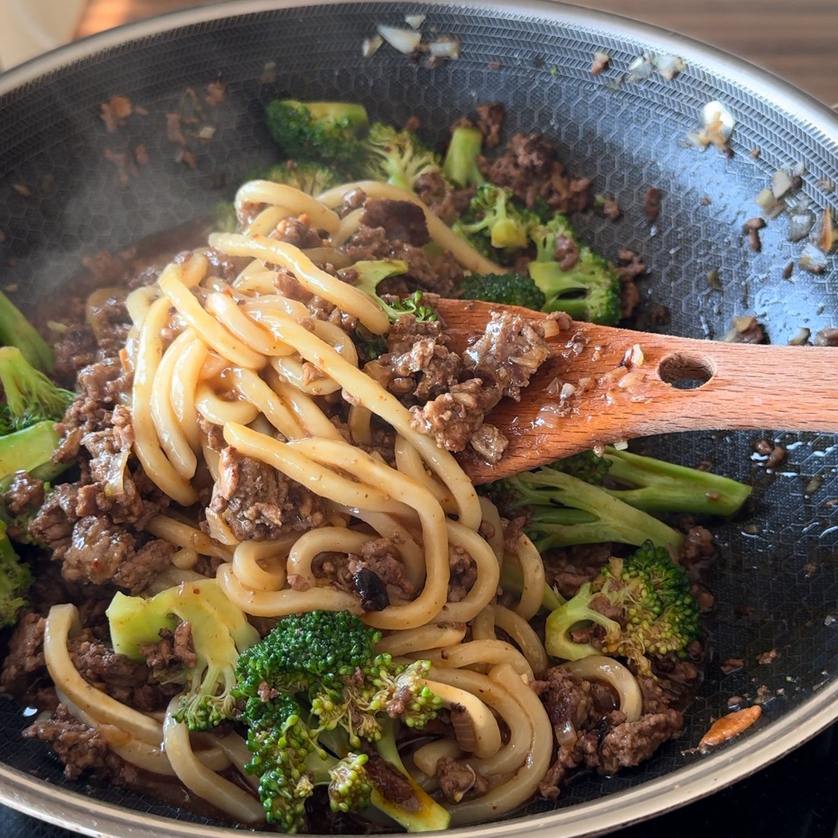 quick beef and broccoli noodles