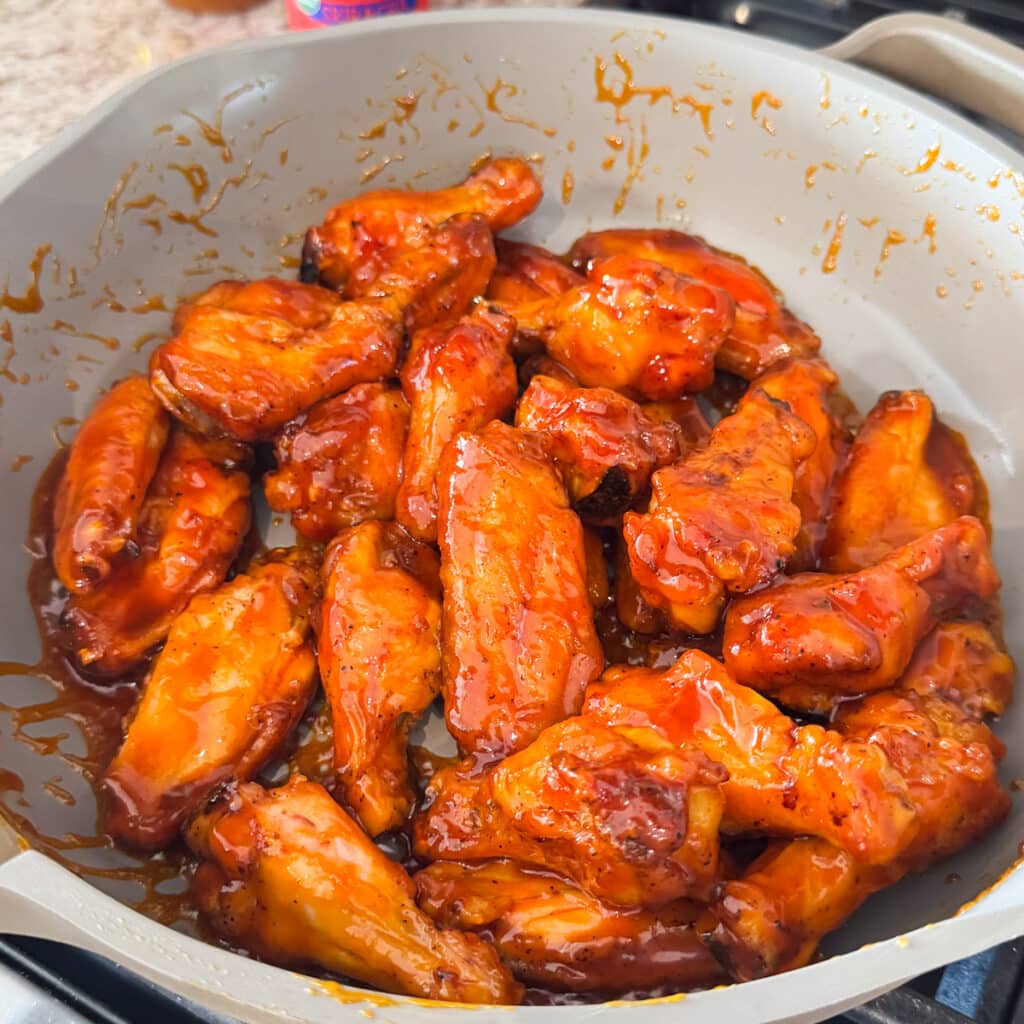 honey-sriracha-chicken-wings-eat-with-carmen