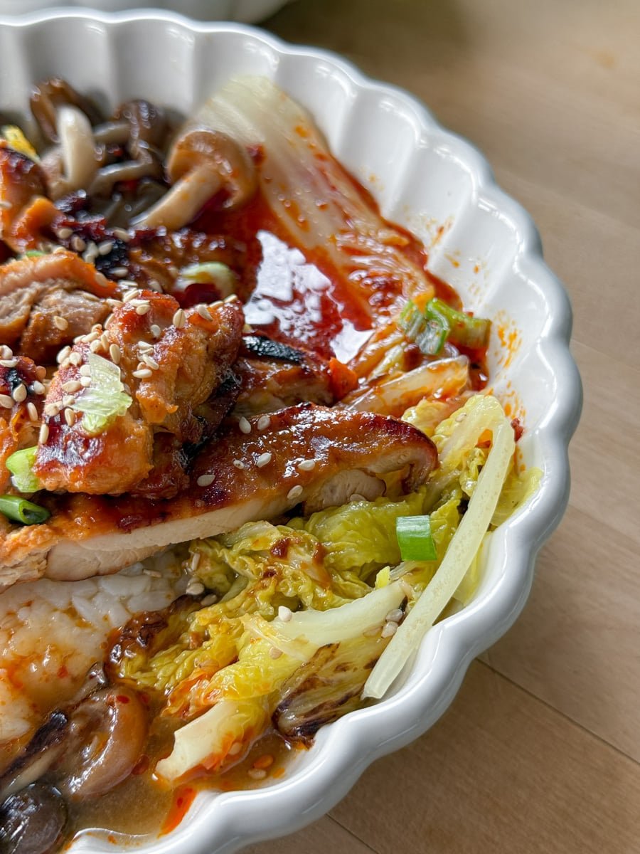 Caramelized chicken and rice with broth