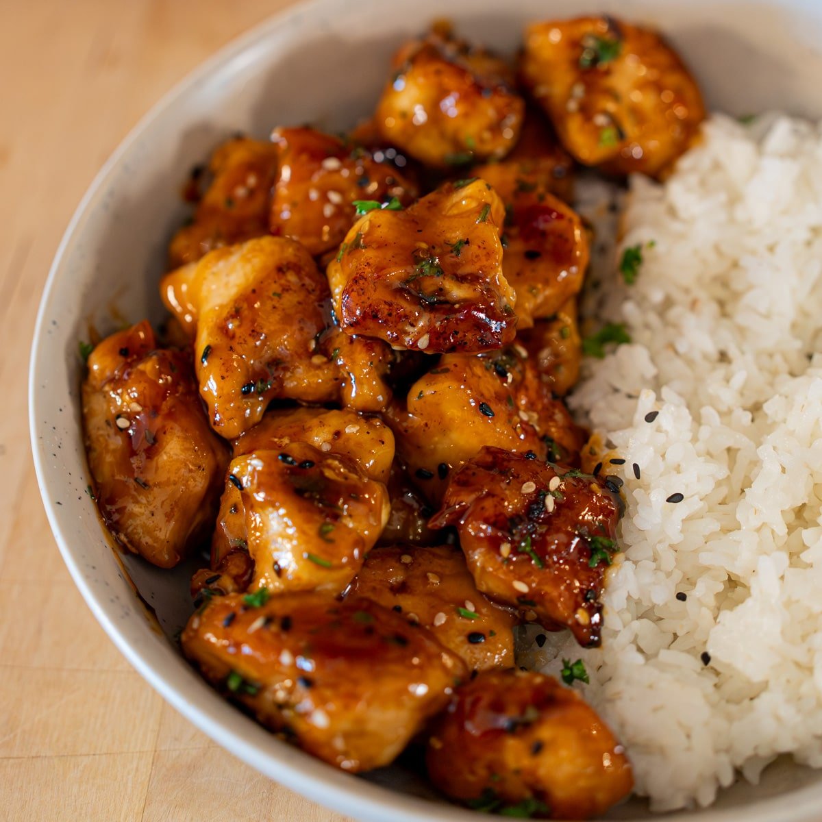 Crispy chicken with sweet chili sauce