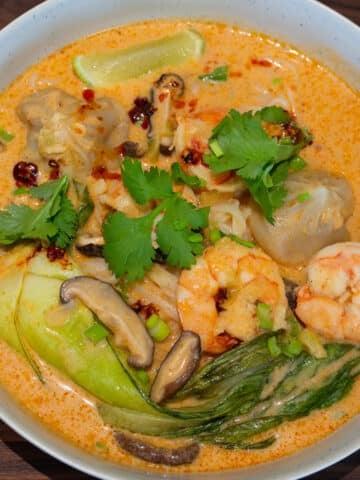 thai red curry noodle soup