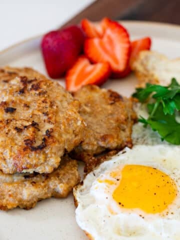 Homemade chicken breakfast sausage