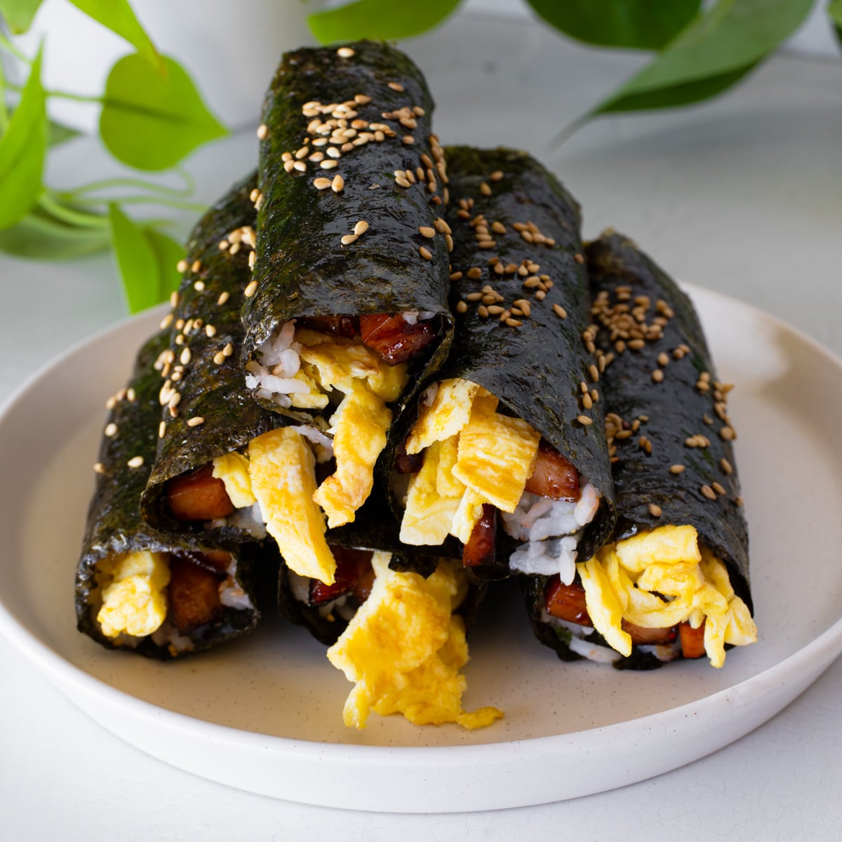 Spam musubi rolls